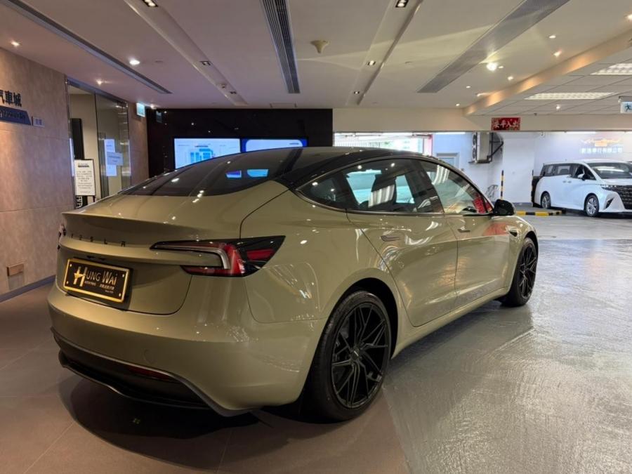 Model 3 RWD - Image 2